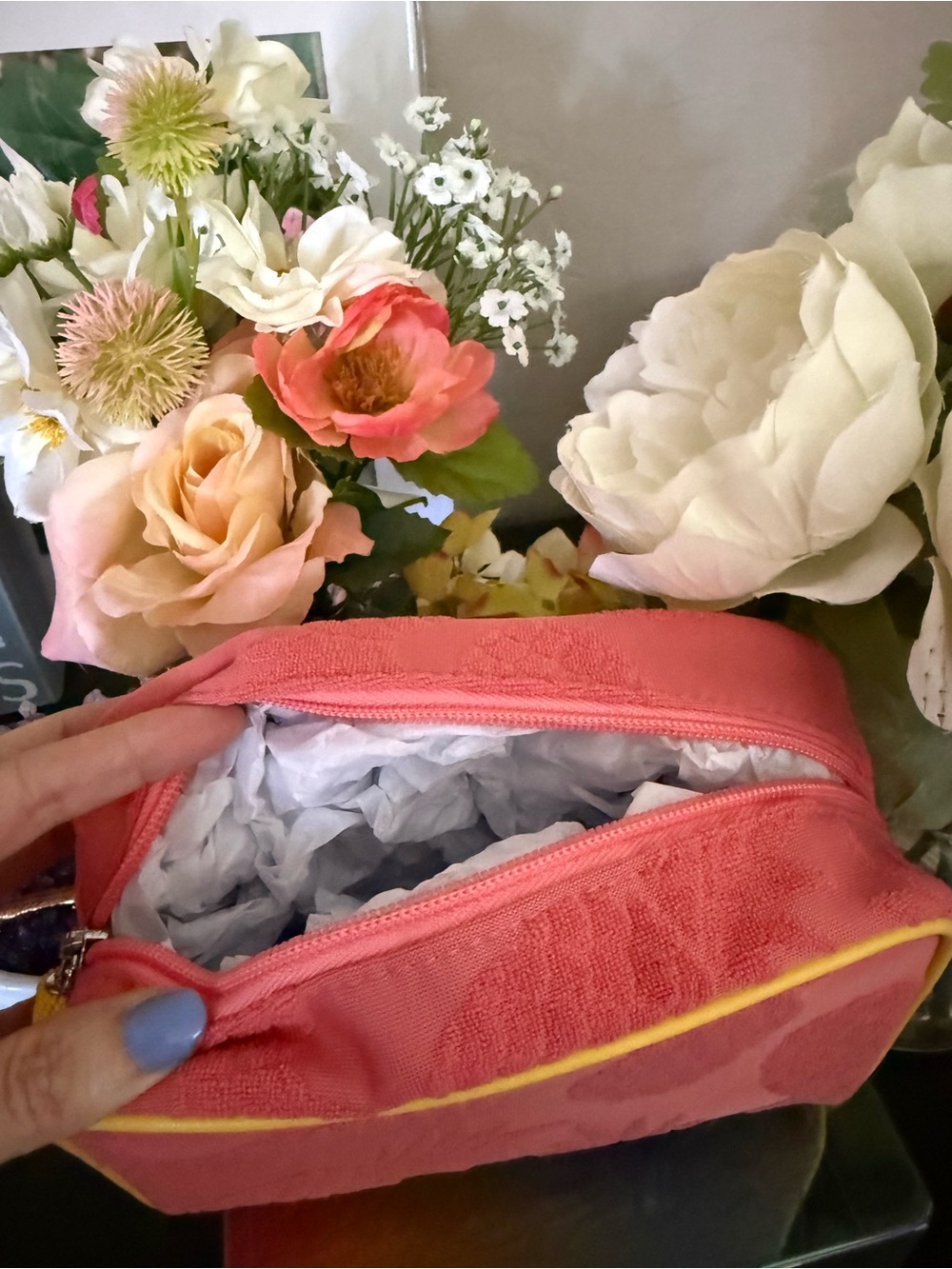 🆕🍍 BATH & BODY WORKS LIMITED EDITION PINK PINEAPPLE COSMETIC BAG. BRAND NEW. - Picture 4 of 8